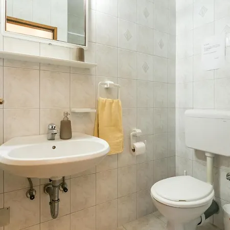 Apartment By The Sea Okrug Gornji, Ciovo - 9693